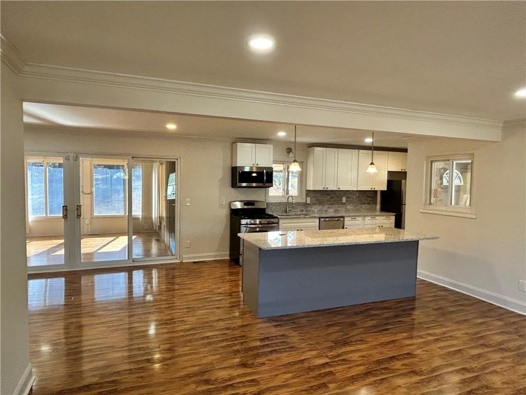 4642 Elmhurst Dr - Photo 3 of 14