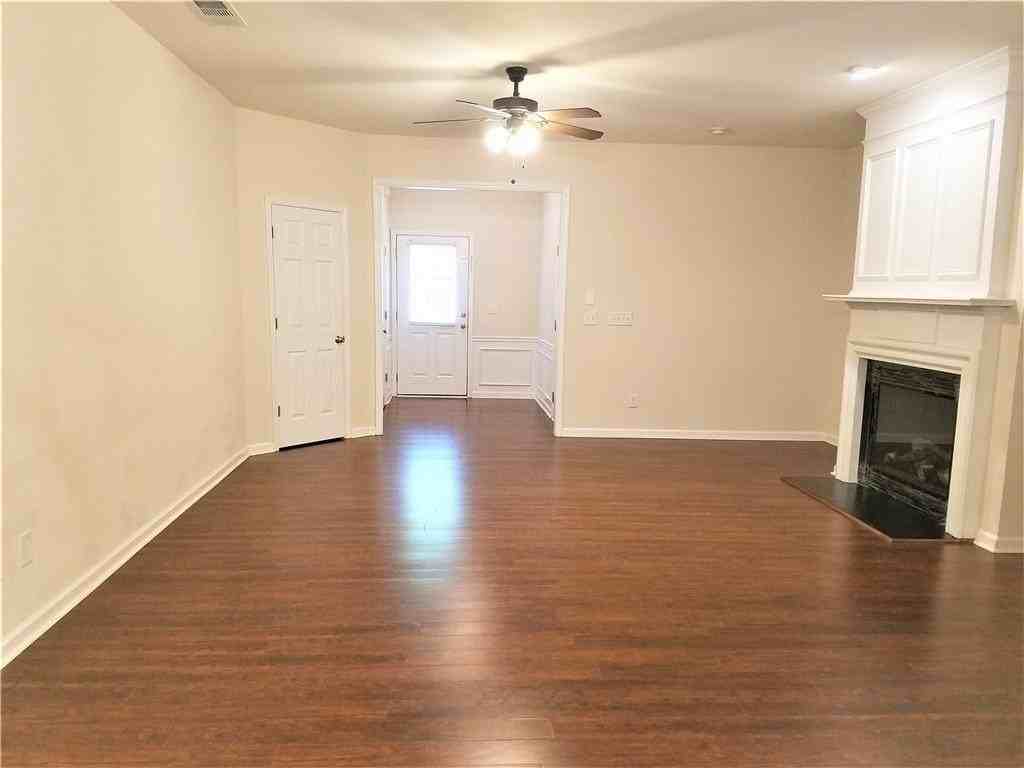 3645 Postwaite Cir - Photo 4 of 22