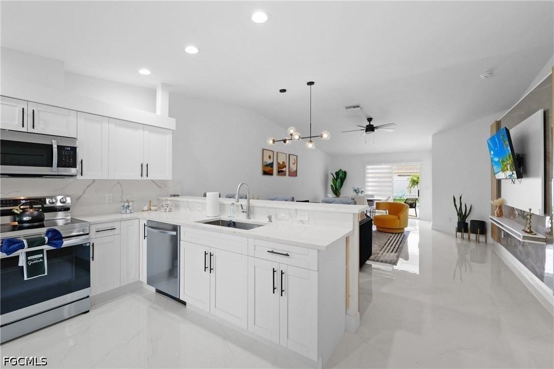 1630 Sw Santa Barbara Pl - Photo 6 of 41