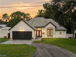featured image of 1090 Woods Dr