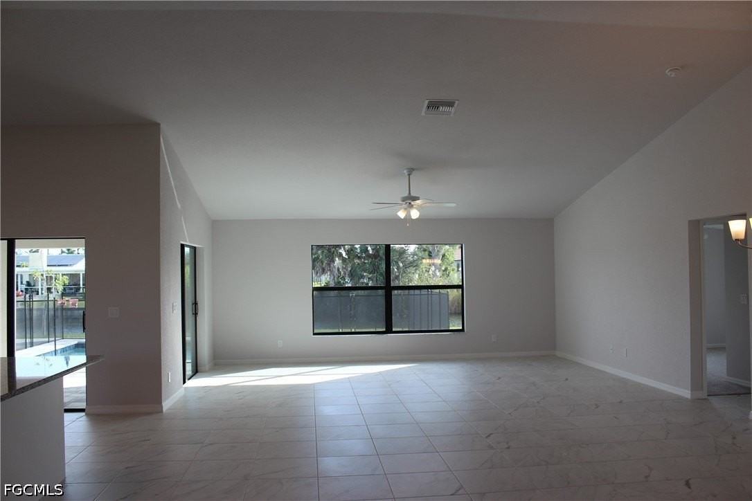 1327 Sw 3rd Ave - Photo 5 of 17