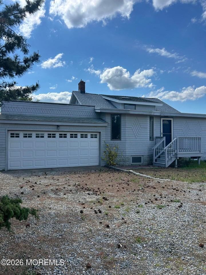 674 Ocean Ave - Photo 2 of 22