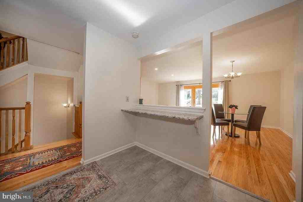 52 Main St - Photo 6 of 23