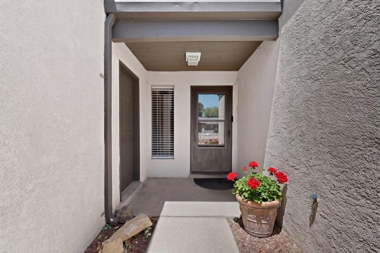 3223 Judy Pl Ne - Photo 3 of 44