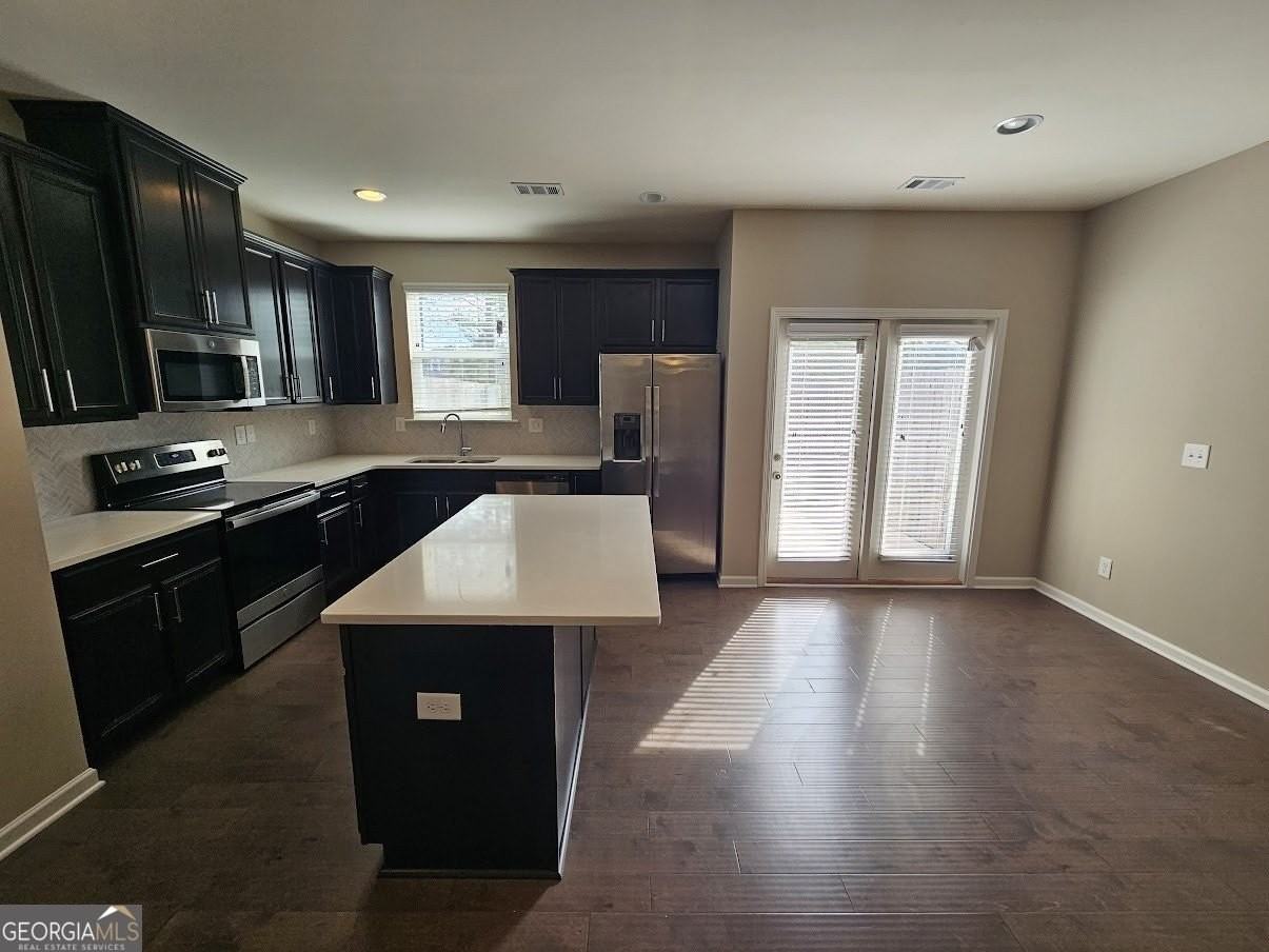 808 Belfry Ter - Photo 3 of 21