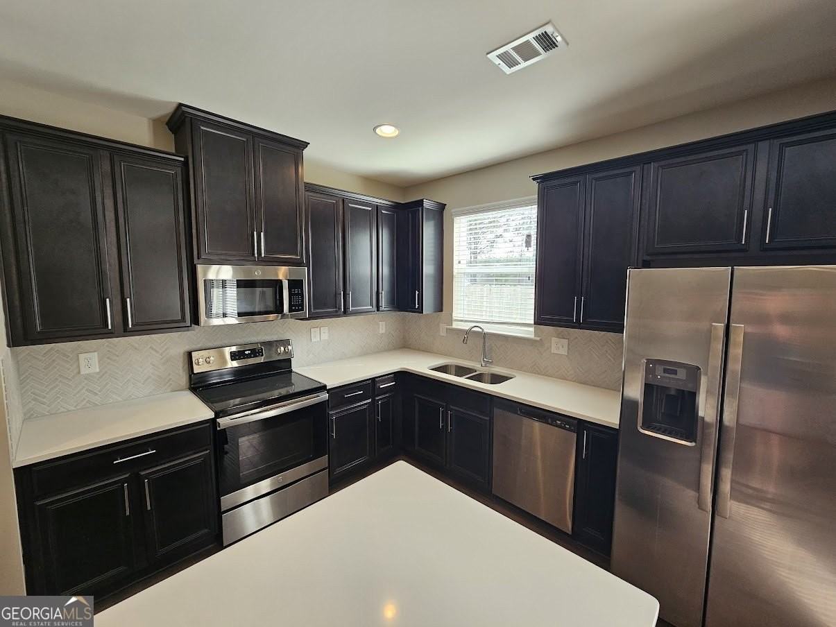 808 Belfry Ter - Photo 4 of 21