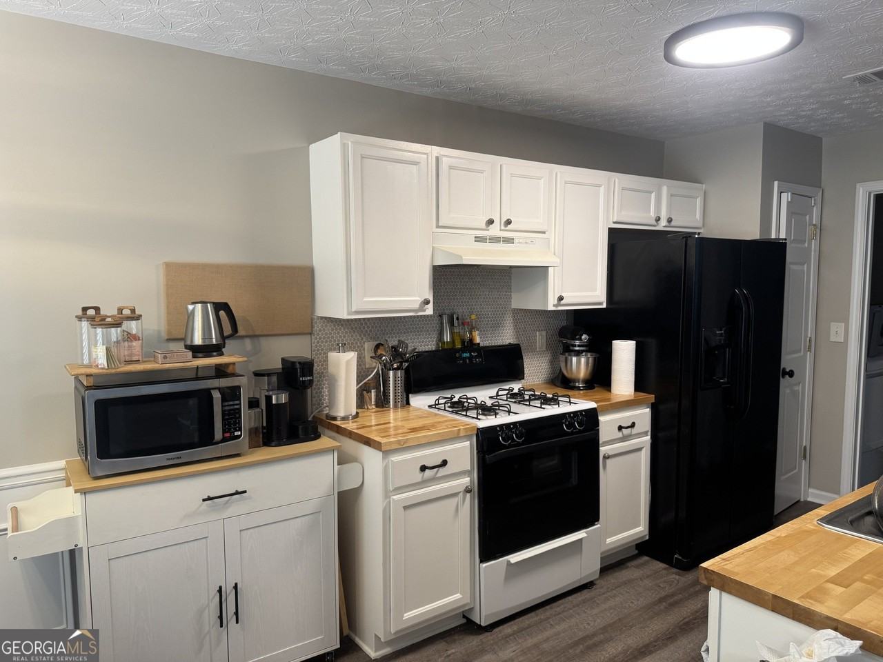 1922 Manhattan Pkwy - Photo 2 of 9
