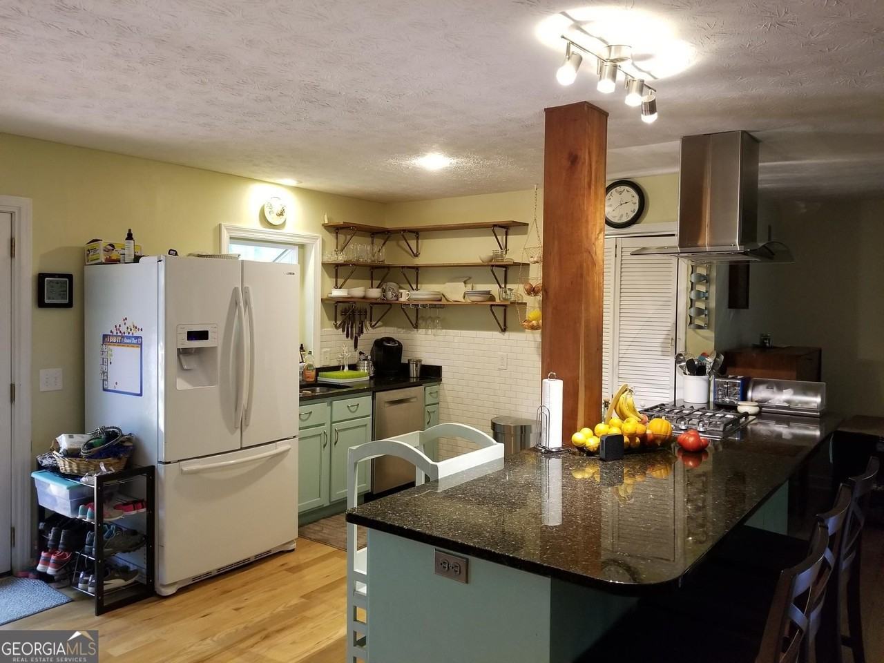 410 Rocky Dr - Photo 2 of 13