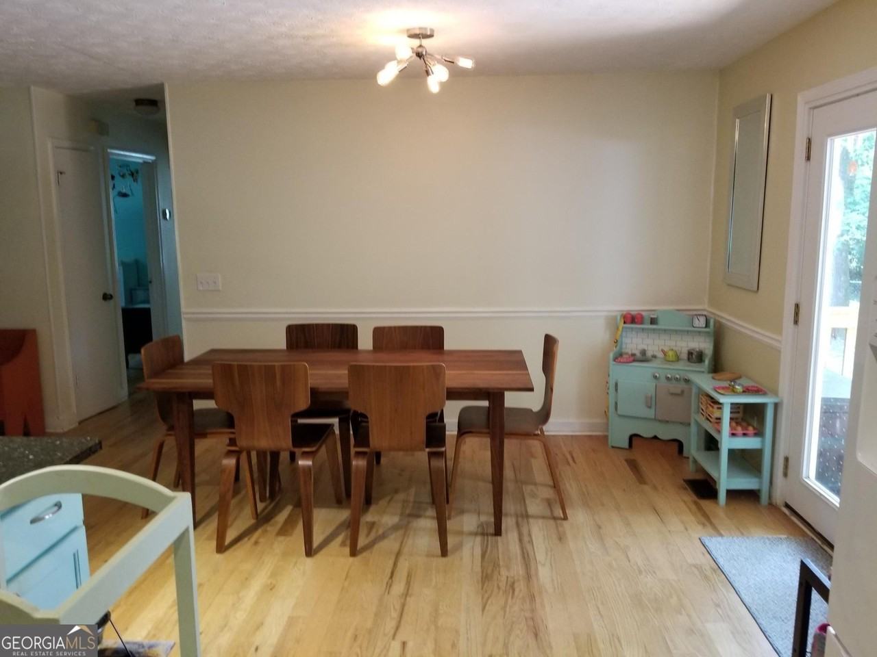 410 Rocky Dr - Photo 5 of 13