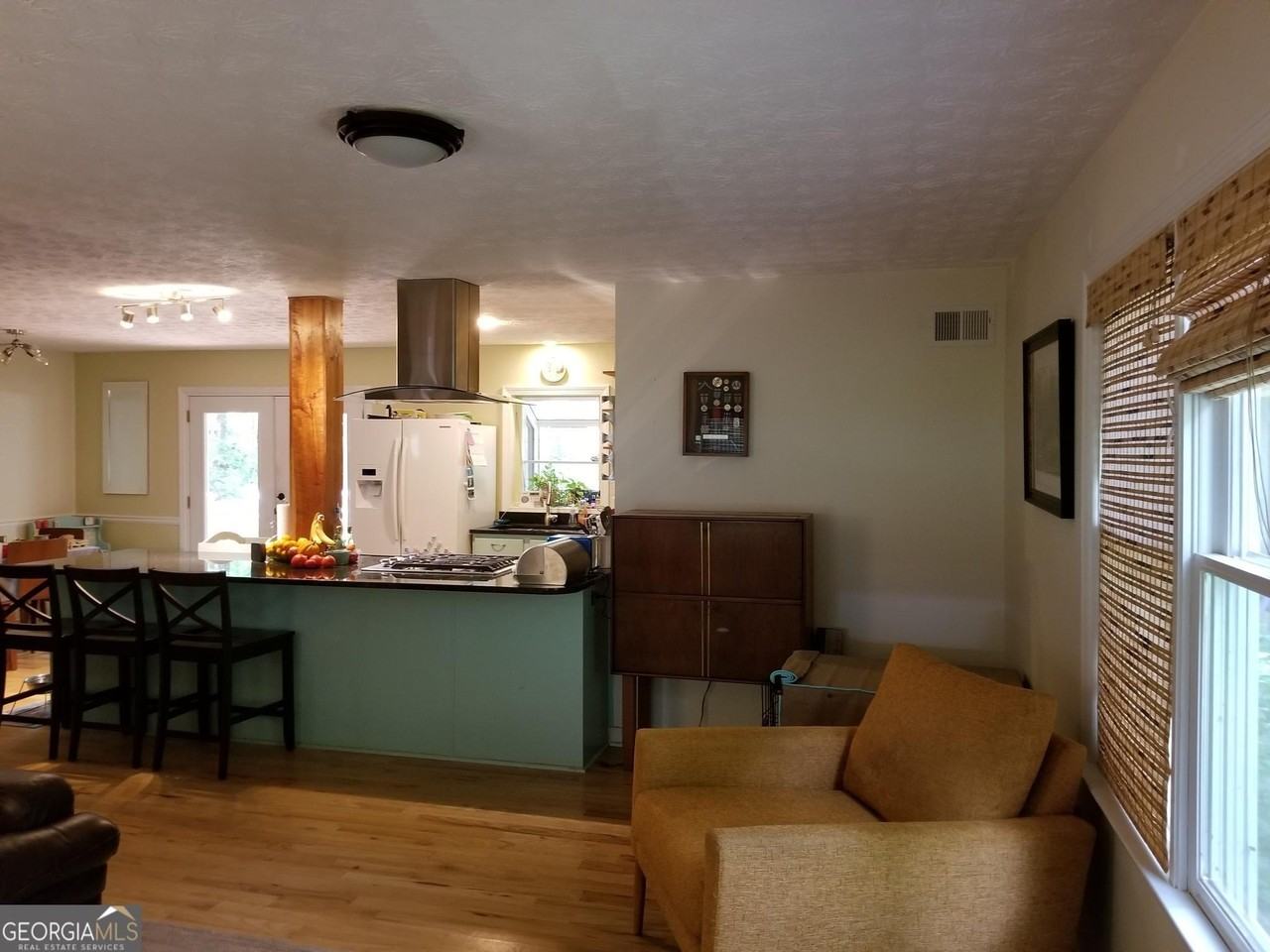 410 Rocky Dr - Photo 6 of 13