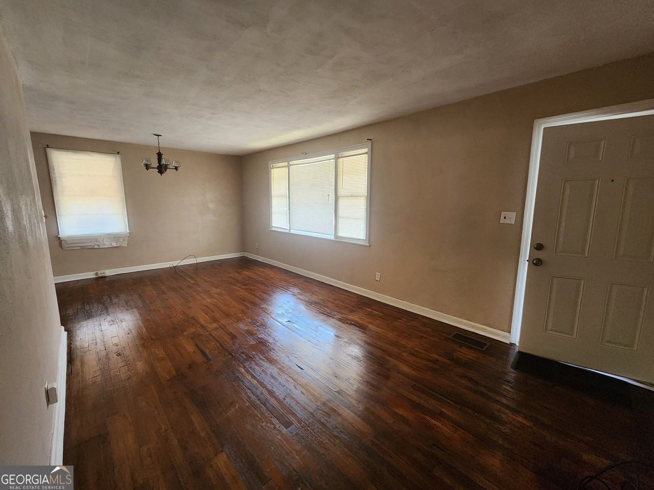 3128 Carver St - Photo 3 of 11