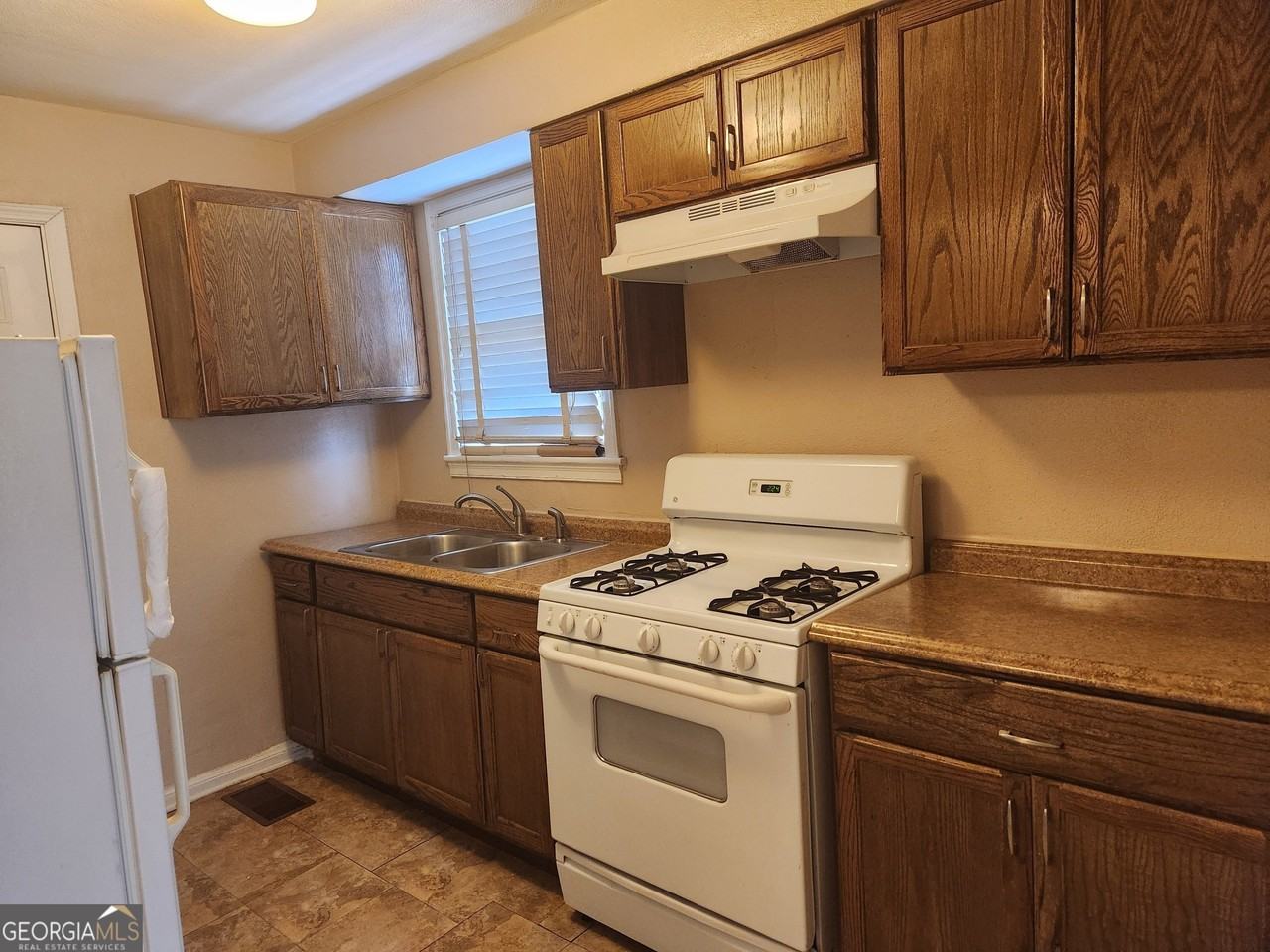 3128 Carver St - Photo 6 of 11