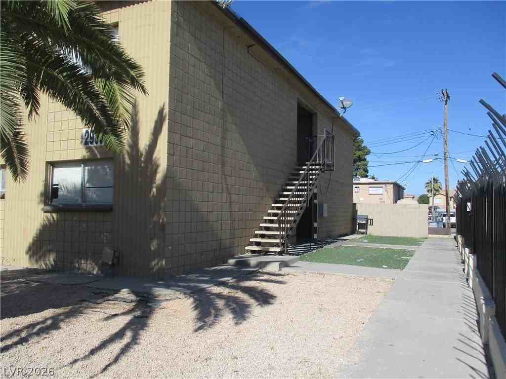 2933 Elm Ave #4