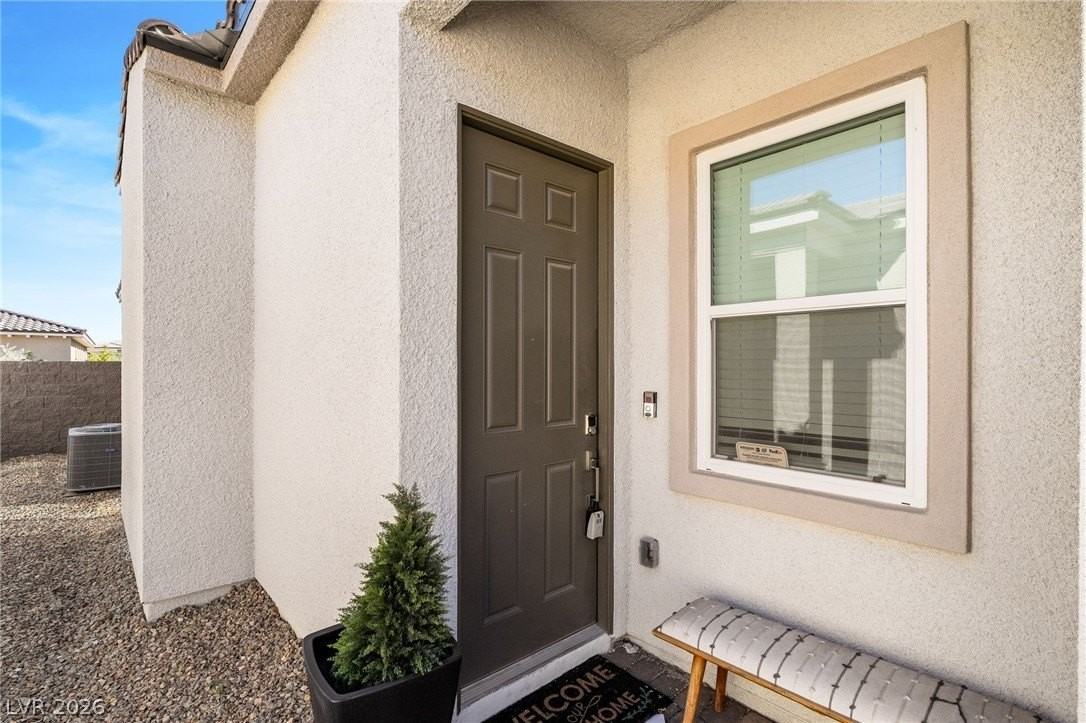 110 Ibiza Lake Dr - Photo 4 of 42