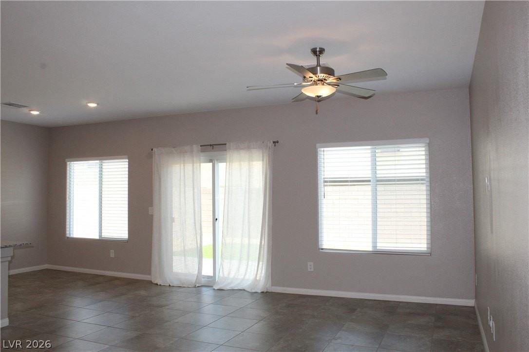 7712 Markarian St - Photo 3 of 28