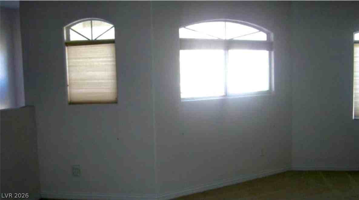 647 Florence Dr - Photo 3 of 22