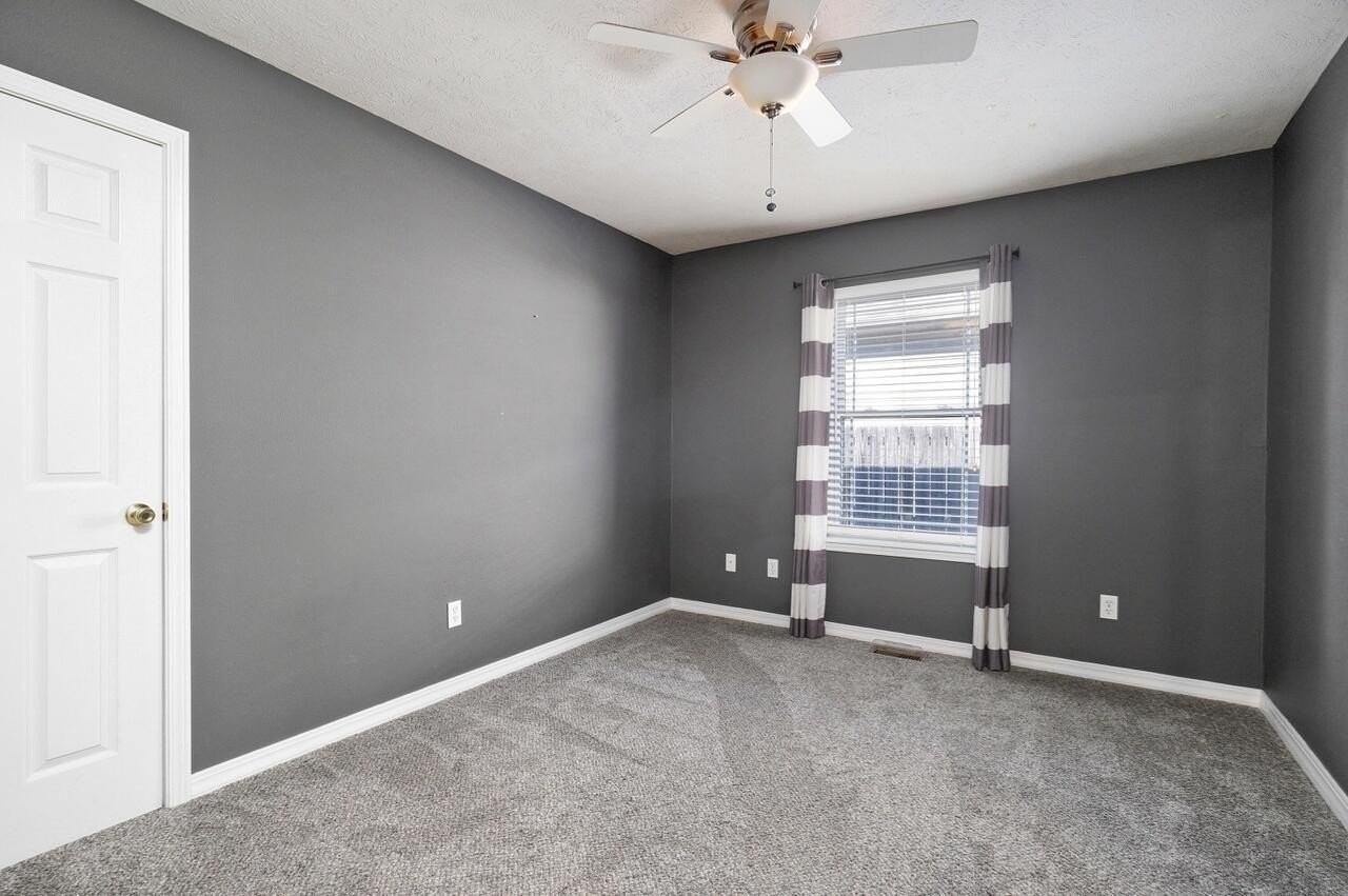 3891 S Hillsdale Ave - Photo 3 of 23