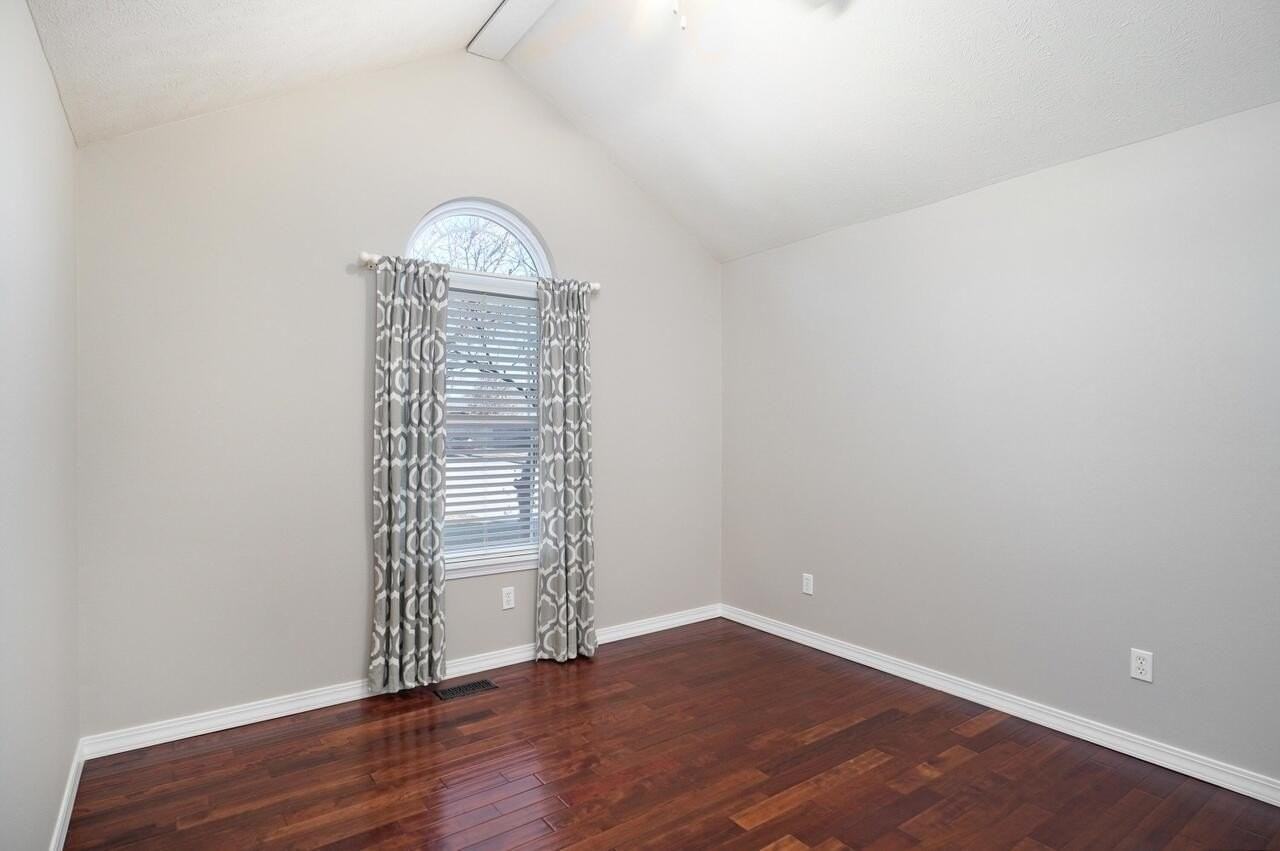 3891 S Hillsdale Ave - Photo 5 of 23