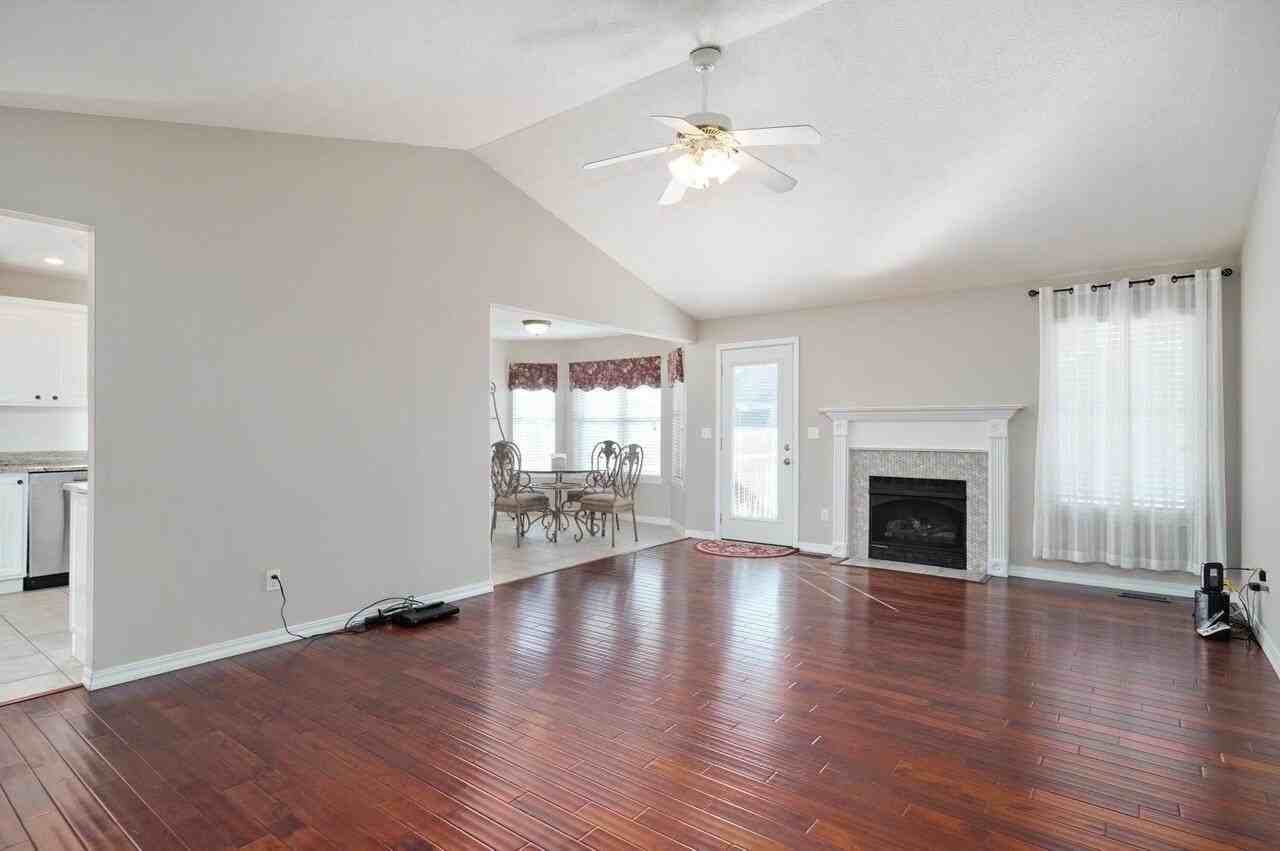 3891 S Hillsdale Ave - Photo 6 of 23