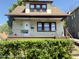 featured image of 405 Fig St