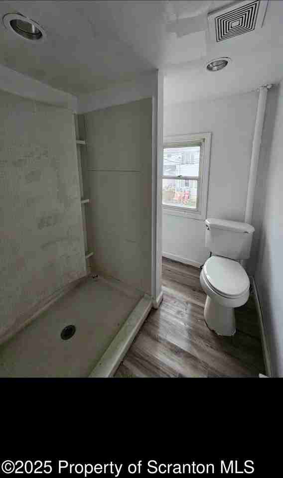 240 Greenbush St - Photo 7 of 10