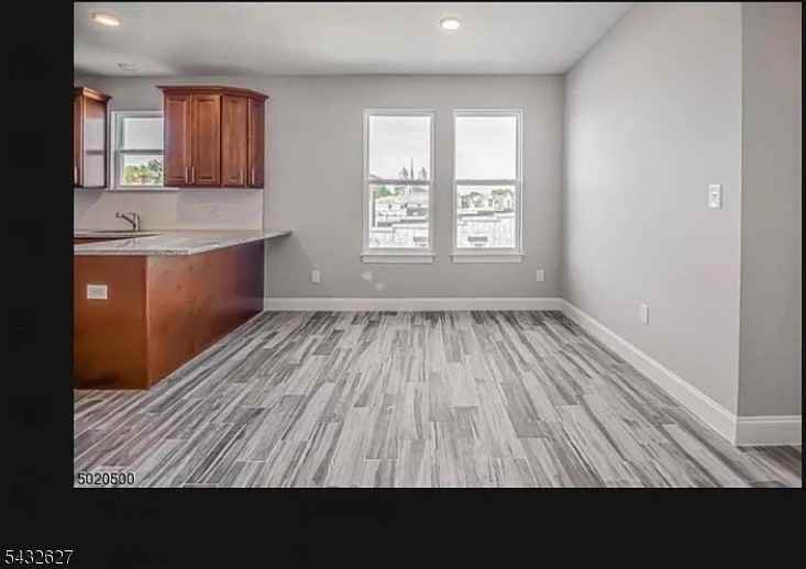 195 Ridge St - Photo 3 of 5