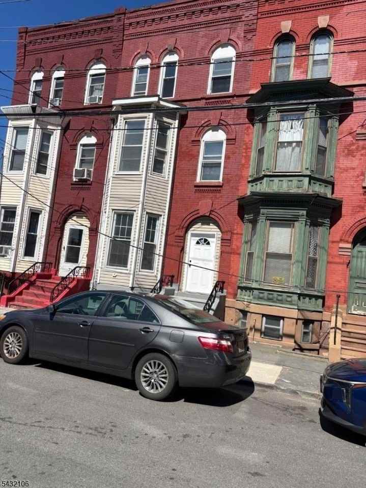 69 Columbia St #2 - Photo 2 of 14