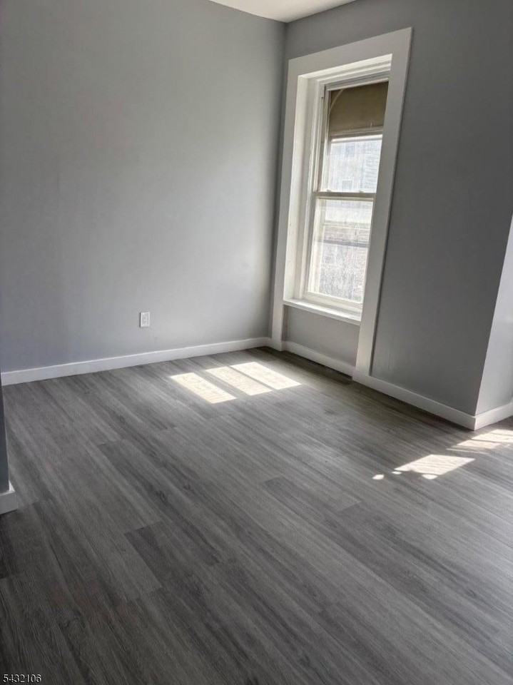 69 Columbia St #2 - Photo 3 of 14