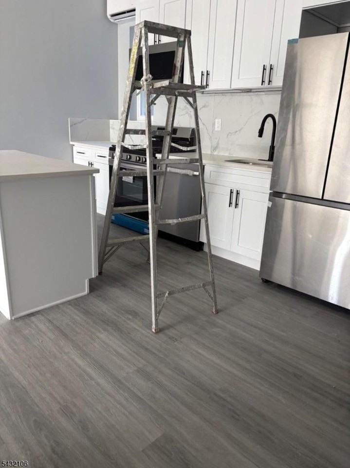 69 Columbia St #2 - Photo 6 of 14