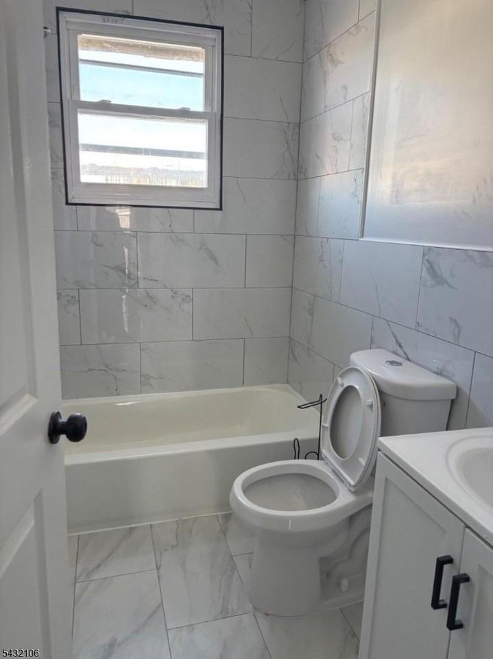 69 Columbia St #2 - Photo 7 of 14