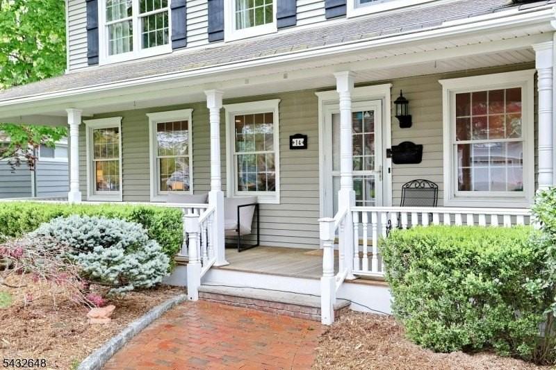 14 Chadwick Pl - Photo 3 of 42
