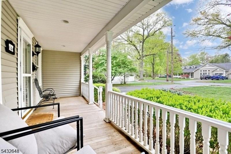 14 Chadwick Pl - Photo 5 of 42