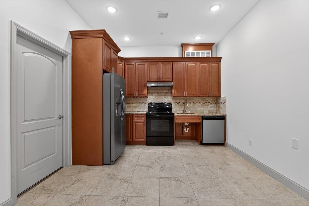 258 Broadway - Photo 3 of 11