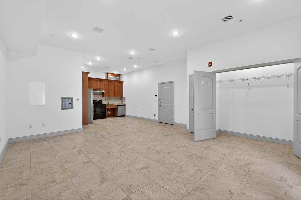 258 Broadway - Photo 6 of 11