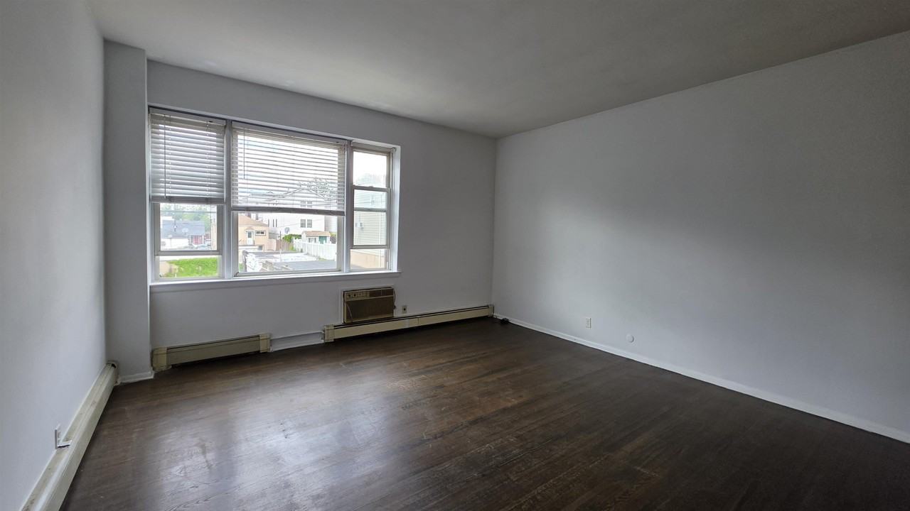139 Poplar St #2 - Photo 2 of 15
