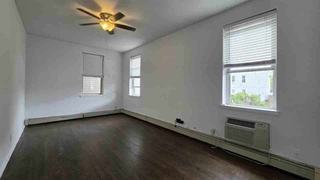 139 Poplar St #2 - Photo 7 of 15