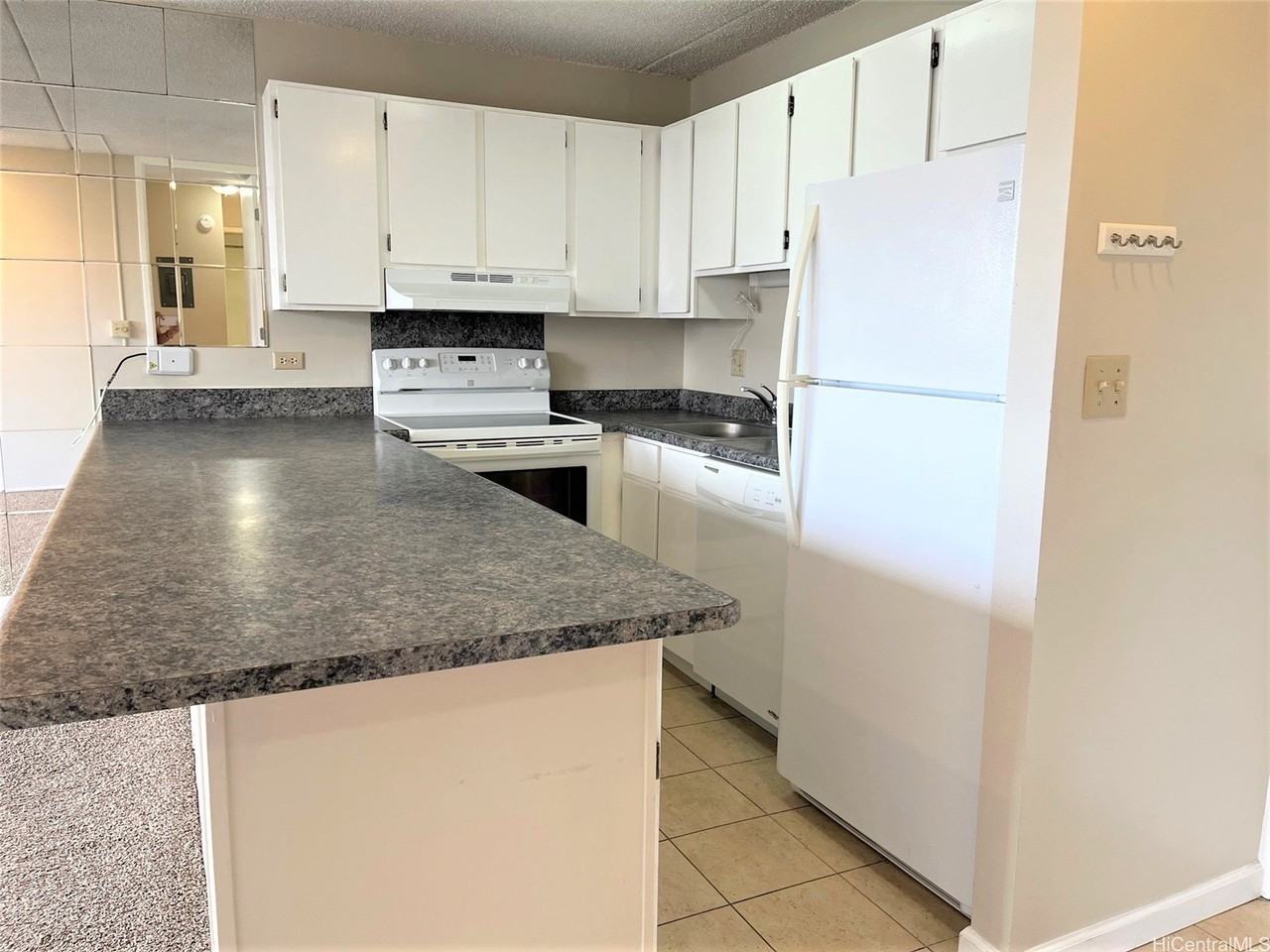 411 Hobron Ln #1012 - Photo 7 of 24