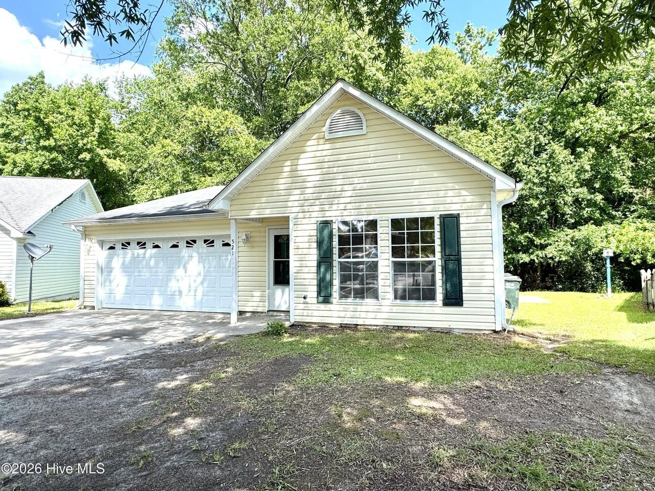 521 Jimmies Creek Dr - Photo 2 of 31