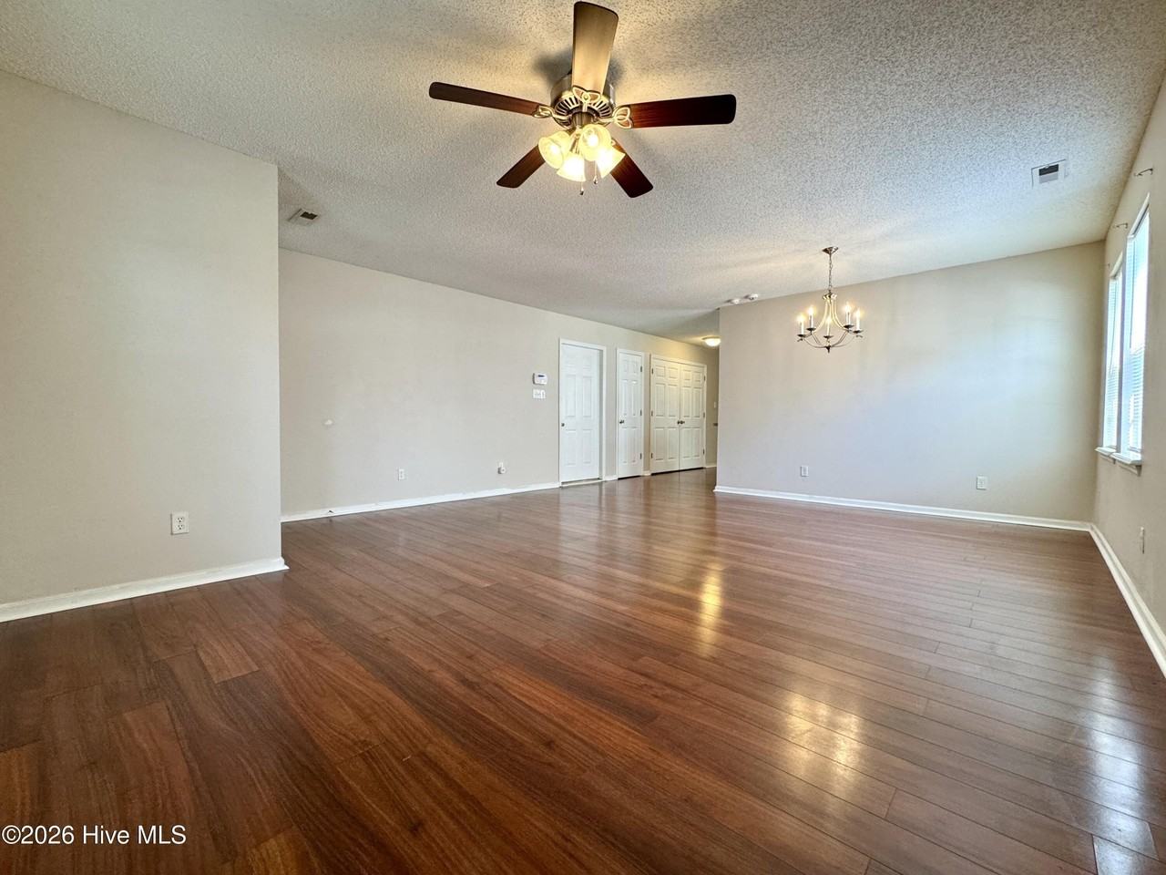 521 Jimmies Creek Dr - Photo 5 of 31