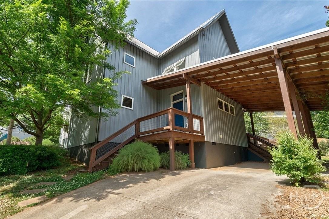 241 Pearl St - Photo 2 of 27