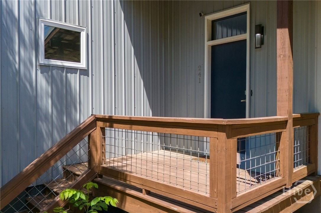 241 Pearl St - Photo 3 of 27