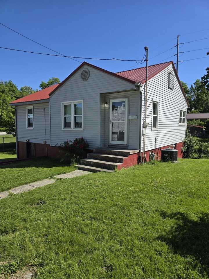 204 S Robbins Ct - Photo 2 of 36