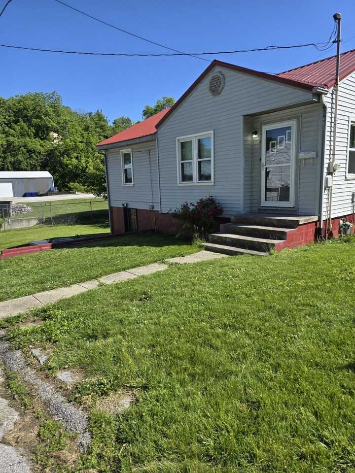 204 S Robbins Ct - Photo 4 of 36