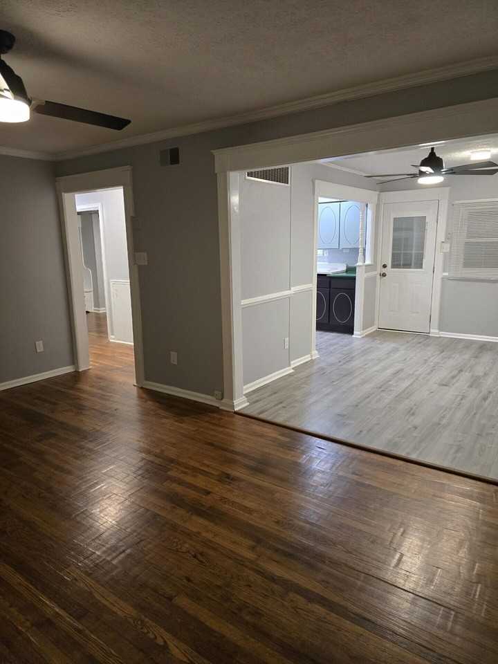 204 S Robbins Ct - Photo 7 of 36