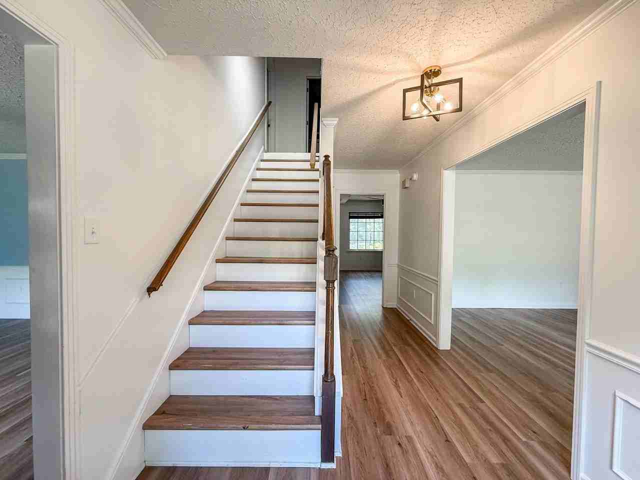 1695 Old Mill Rd - Photo 2 of 19