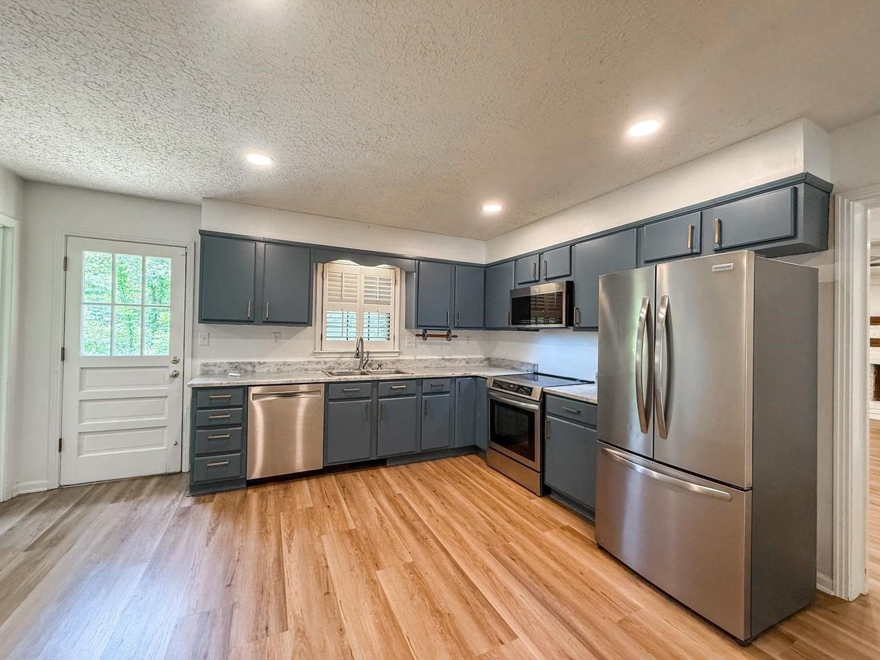 1695 Old Mill Rd - Photo 5 of 19