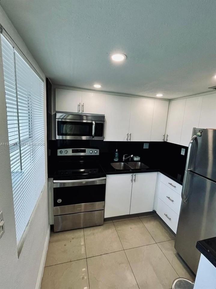 1750 Ne 115th St #608 - Photo 2 of 14