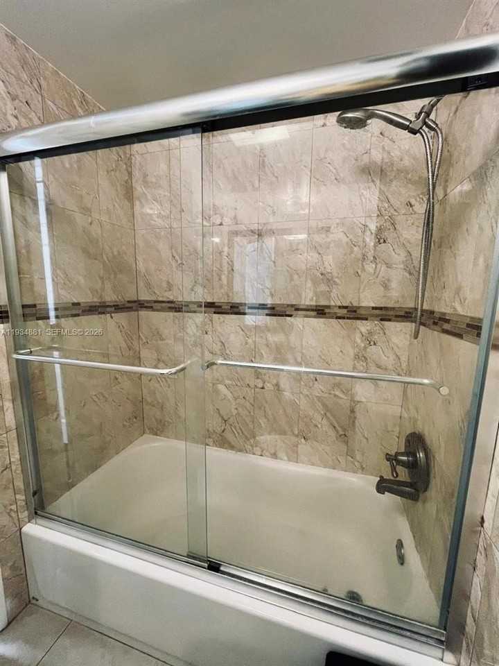 1750 Ne 115th St #608 - Photo 6 of 14