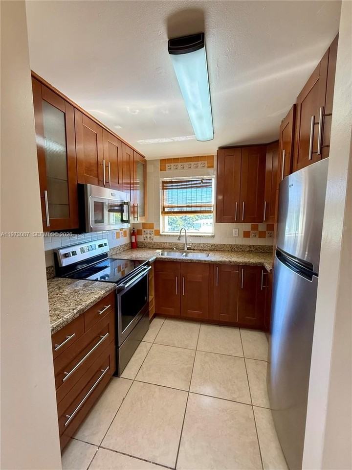 1236 Alton Rd #401 - Photo 3 of 15