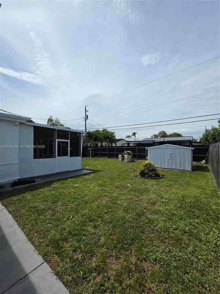 4601 Sw 5th St #0 - Photo 2 of 23